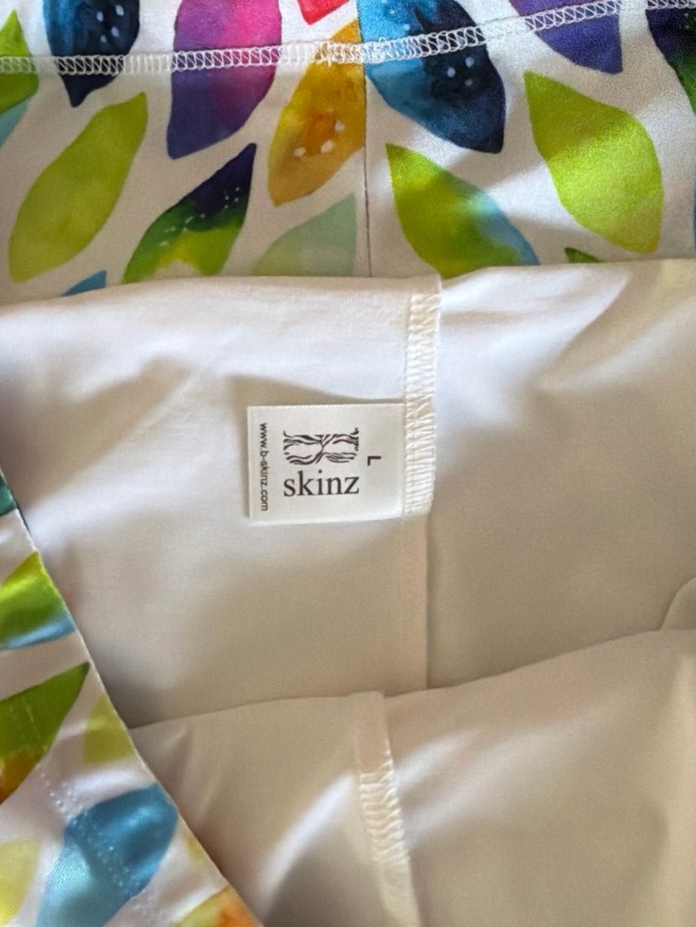 Skin Multi-Color Leaf-Pattern Mini Skirt - Picture 2 of 2